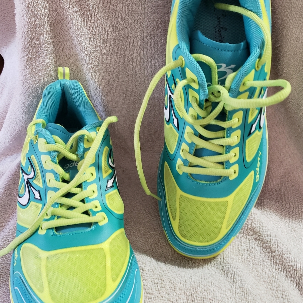 Gdefy 9.5 womens lime green and aqua